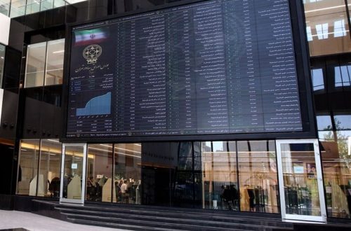 نخستین روز معاملاتی مردادماه با رشد شاخصهای بورس، ورود پول حقیقی و سبزپوشی دوسوم نمادهای بازار به پایان رسید.